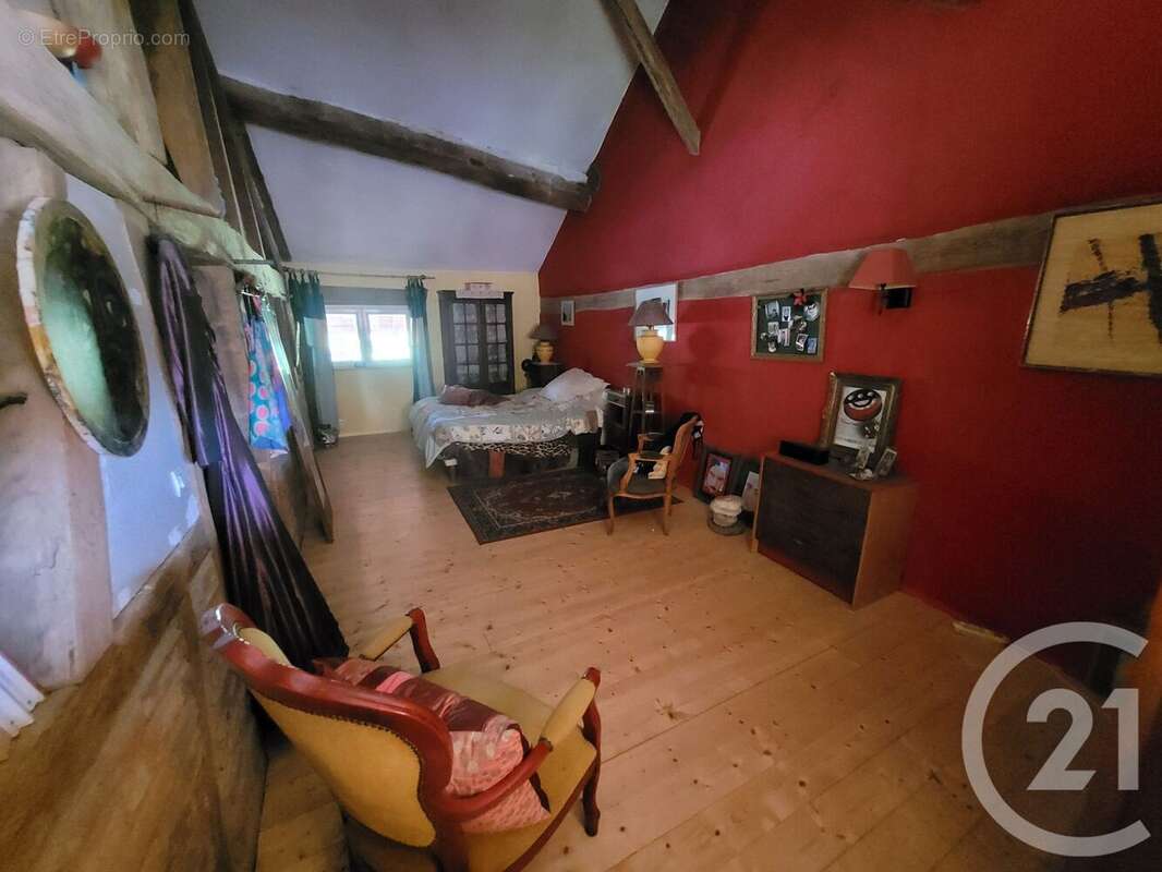 Maison 431 m² à Montpont-En-Bresse  - photo 8