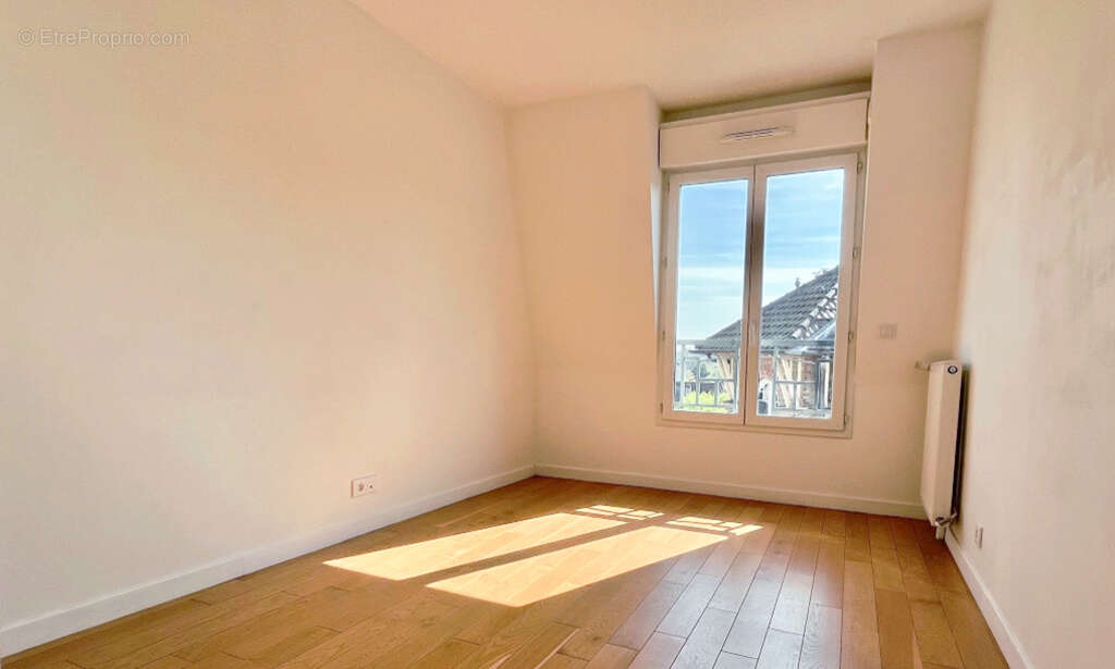 Appartement 64 m² à Sartrouville  - photo 8