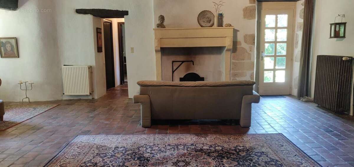 Maison à RUFFEC
