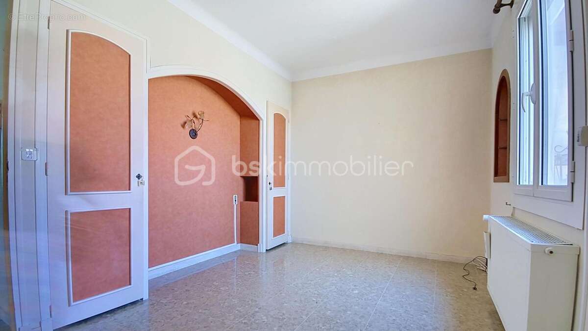 Villa avec hangar et garage attenant - photo 4