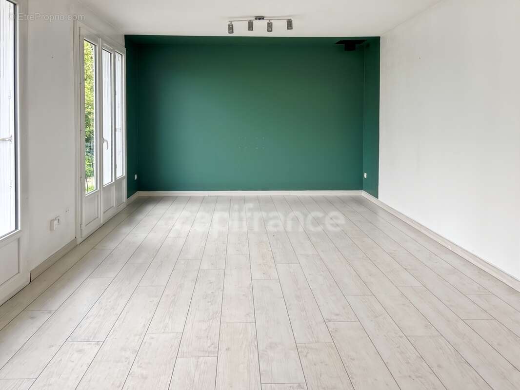 LE MANS Quartier Maillet-Bellevue Maison sur sous sol 4 chambres - photo 5