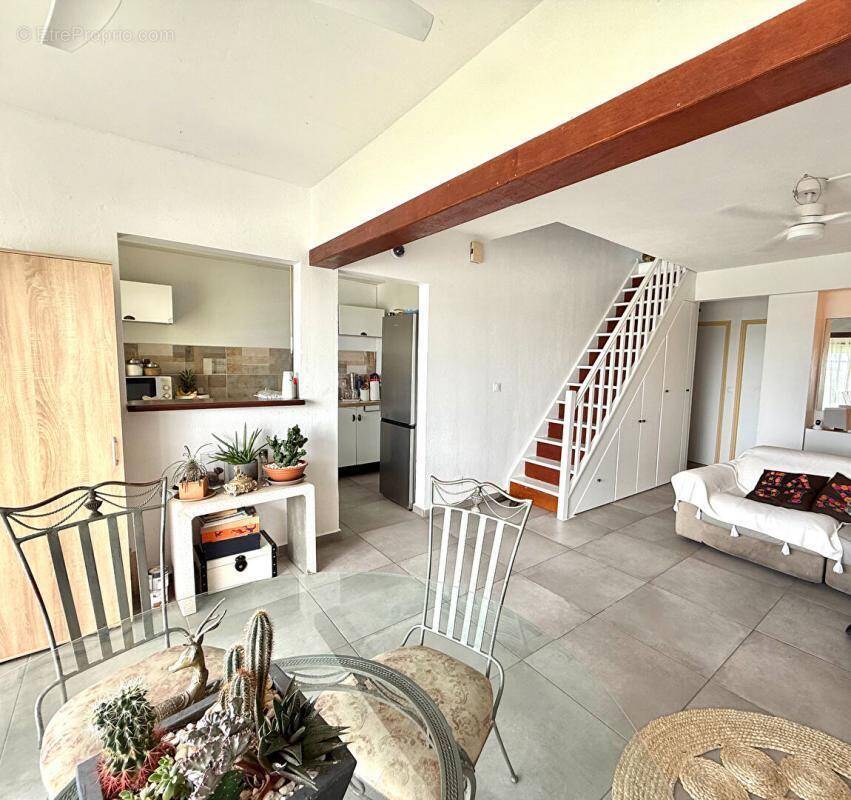 Appartement à BAIE-MAHAULT