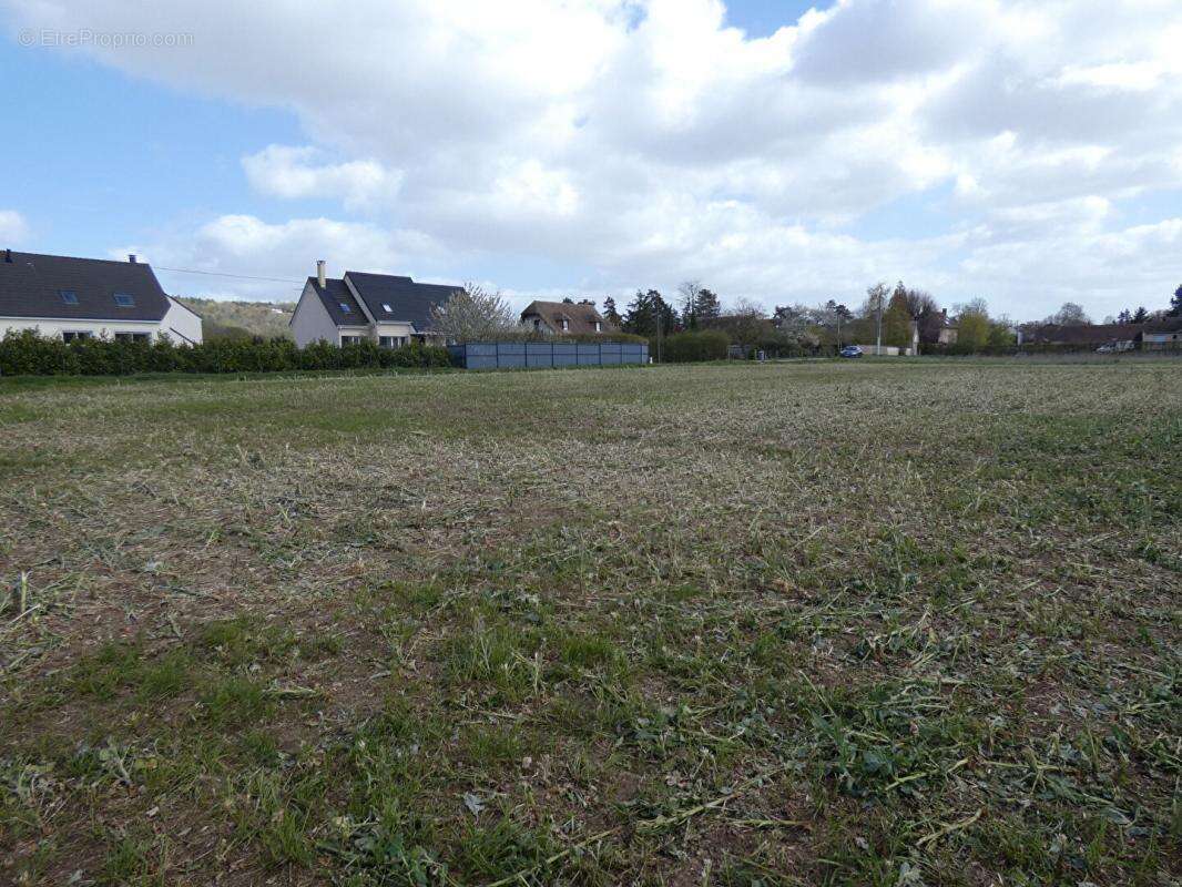 Terrain à VAUX-SUR-EURE