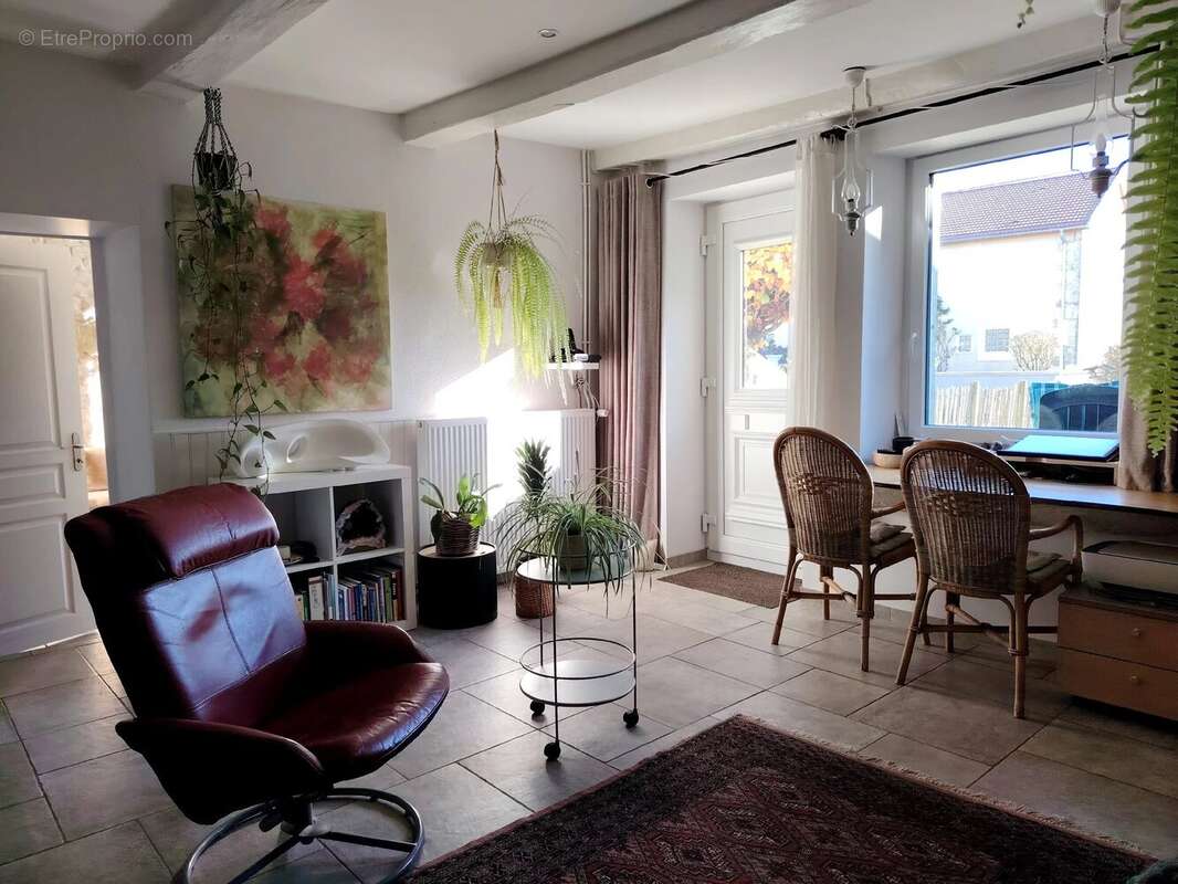 Maison à LA BASSE-VAIVRE