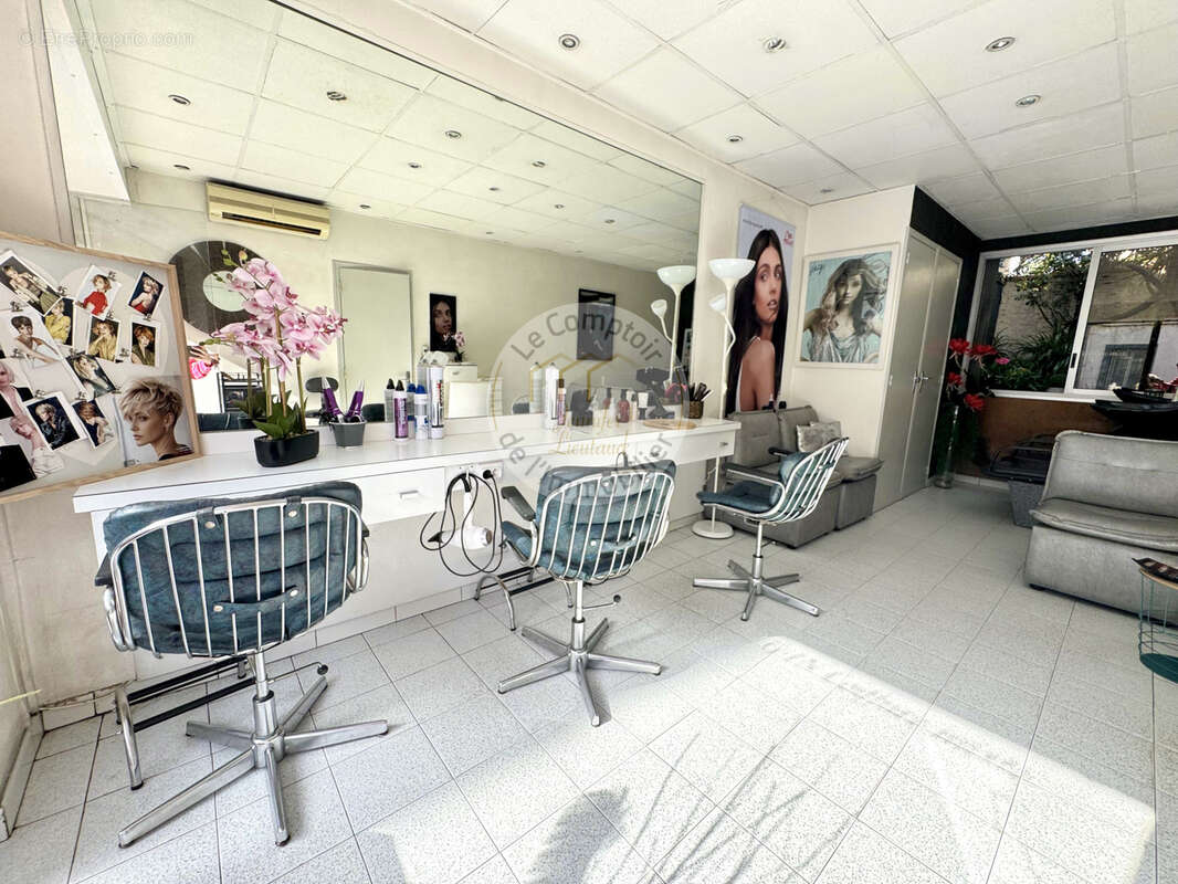 VIEILLE CHAPELLE/PROCHE POINTE ROUGE: Salon de coiffure   Bail tout commerce, excellente visibilité - photo 2