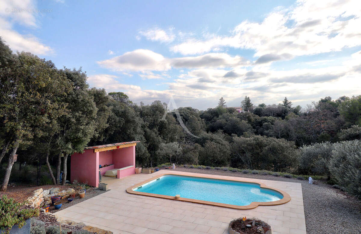 Villa t4 lumineuse au calme avec jardin de 1300m2 piscine et atelier - photo 18