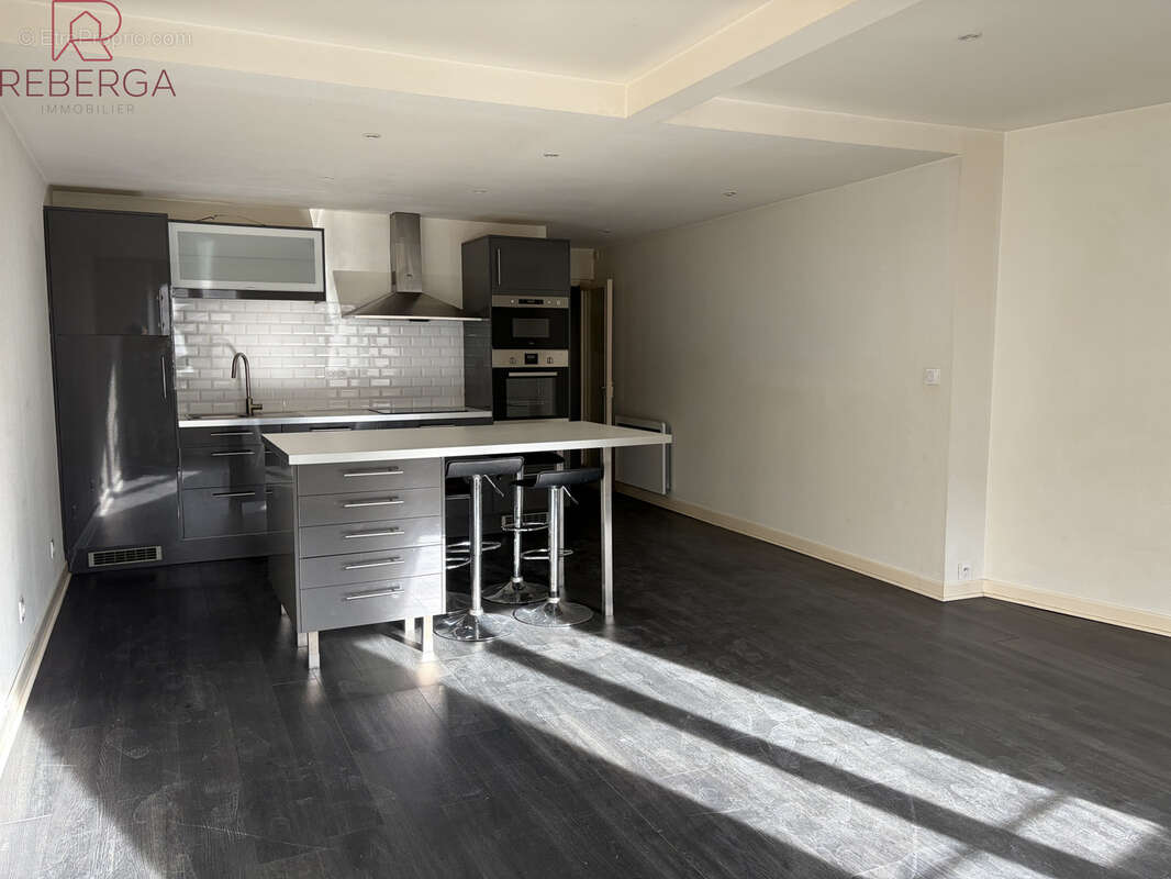 Appartement T3 en centre-ville de Mazamet - photo 4