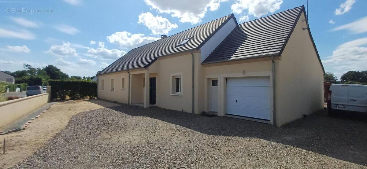 Maison à BAZOUGES-SUR-LE-LOIR