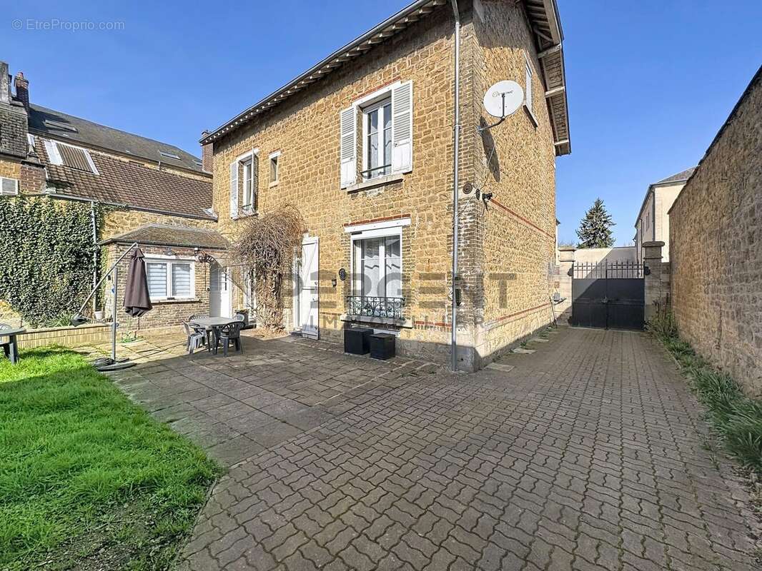 Maison à CHARLEVILLE-MEZIERES