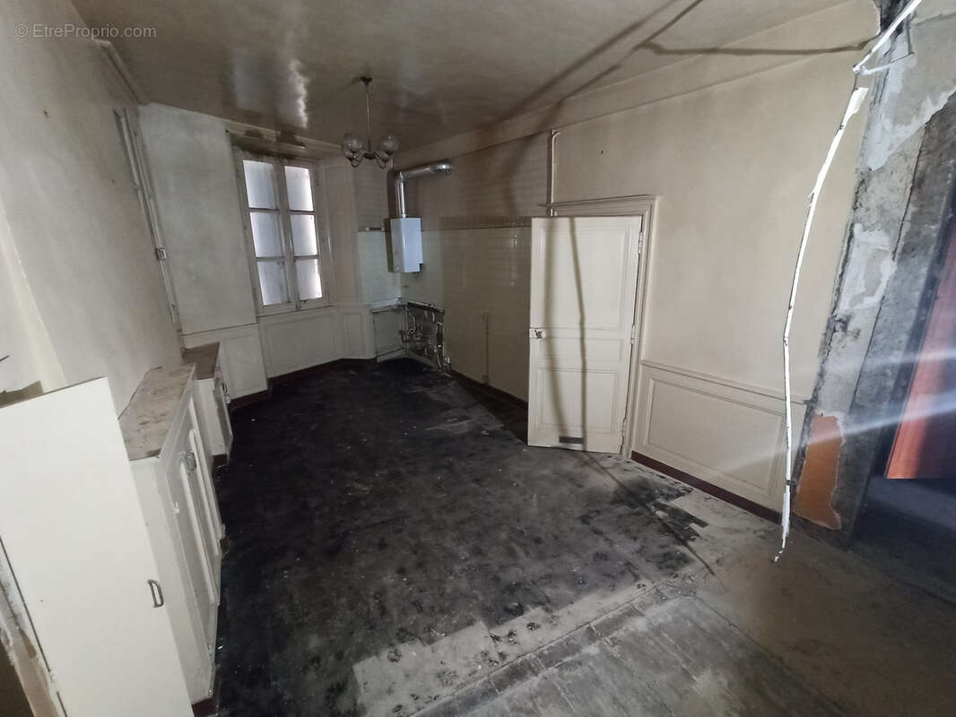 Commerce à SAINT-JUNIEN