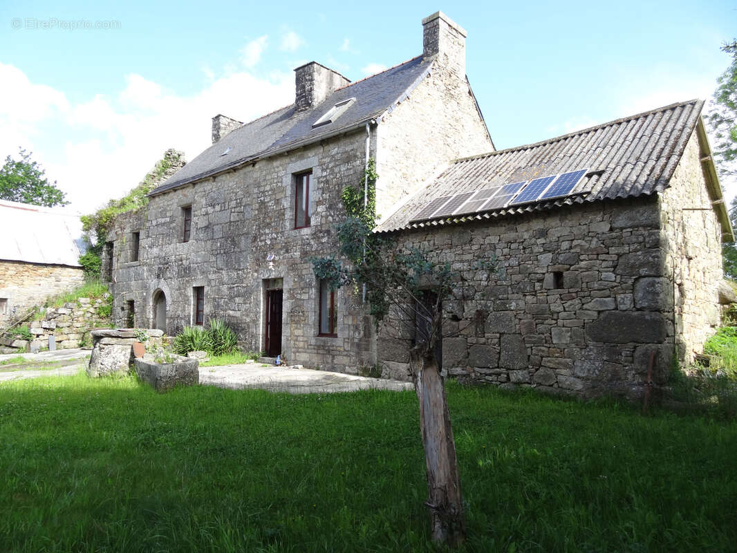 Maison en pierres à rénover   charme et potentiel en campagne de Kerpert - photo 15