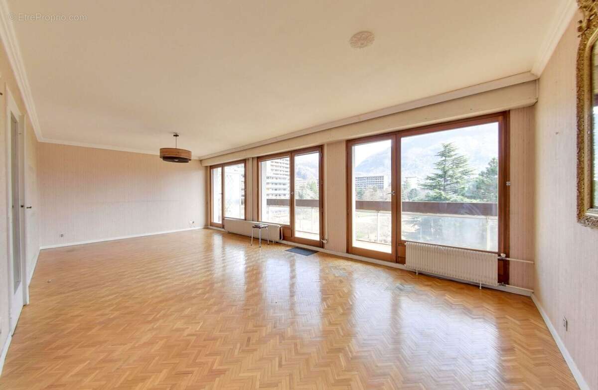 Appartement à SAINT-EGREVE