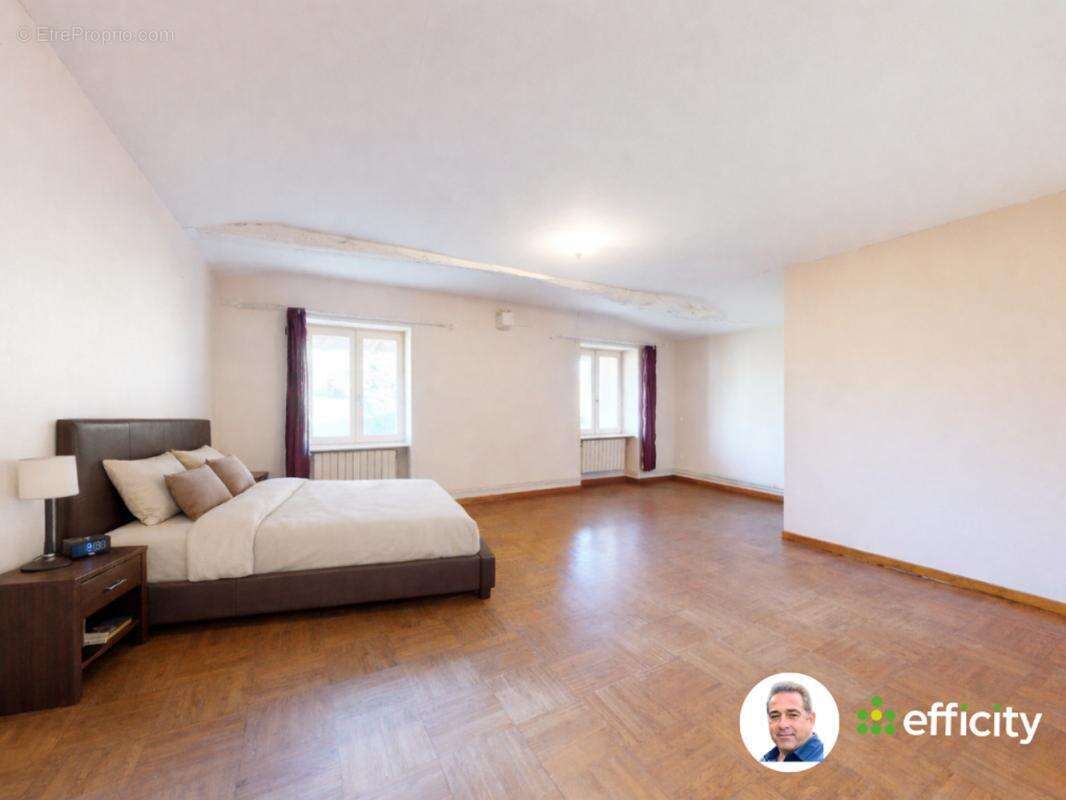 Maison 222 m² à Baneins  - photo 10
