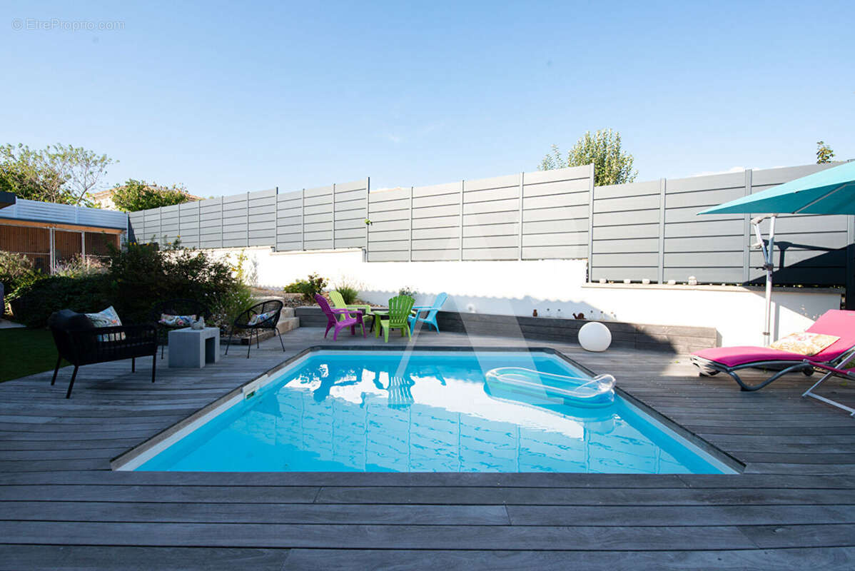 Maison à CARBON-BLANC