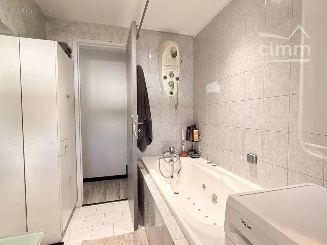 Appartement à SAINT-SULPICE-DE-POMMERAY