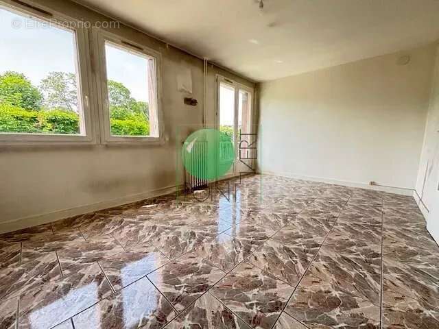Appartement à LA FERTE-ALAIS