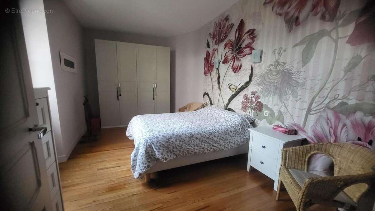Maison 190 m² à Meillon  - photo 2