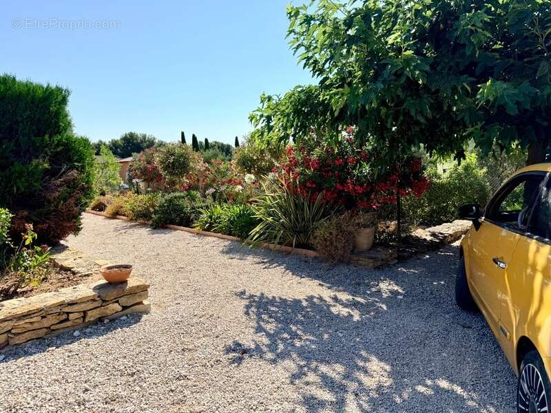 La CADIERE-D'AZUR  Élégante villa de plain-pied dans un environnement d'exception - photo 4