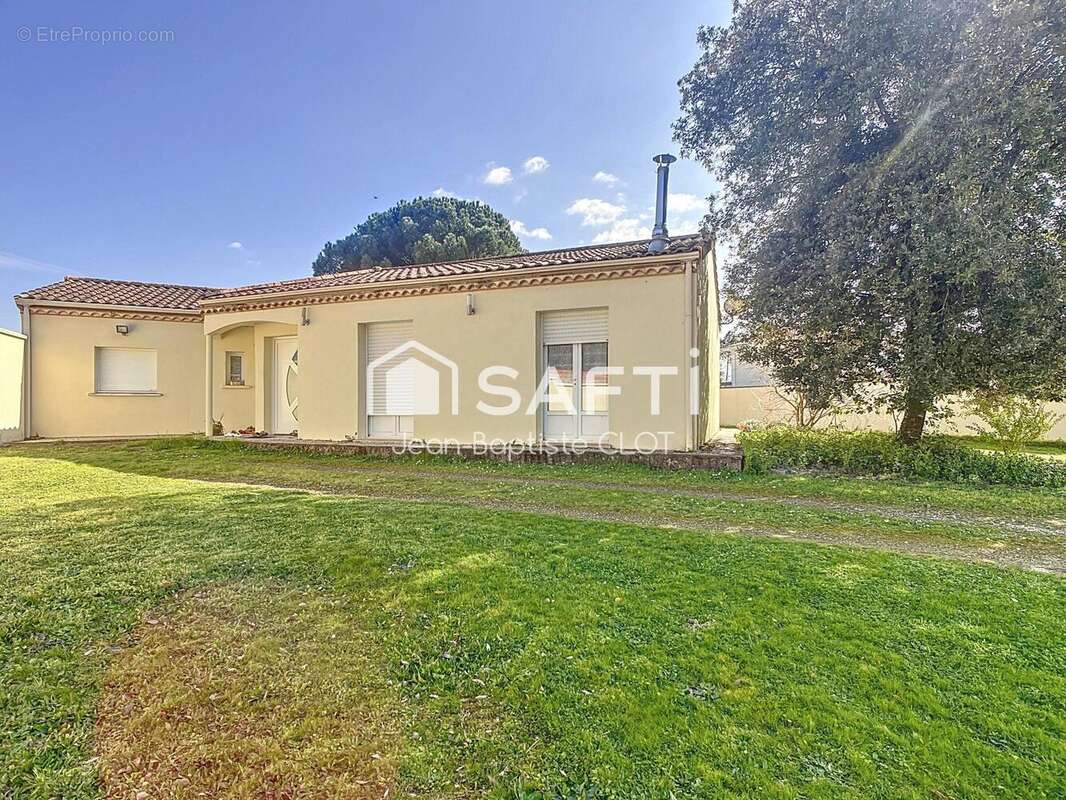 Photo 2 - Maison à ILLATS