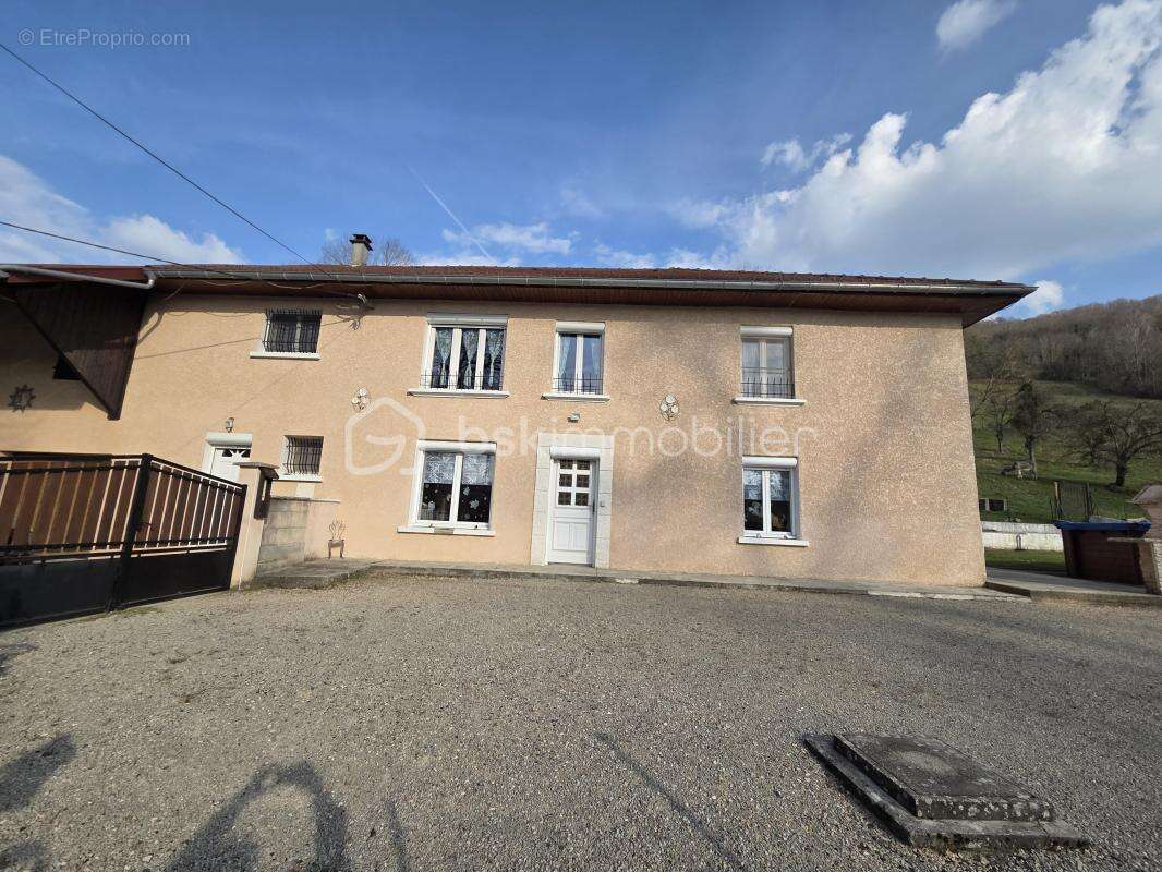 Maison à CHARAVINES