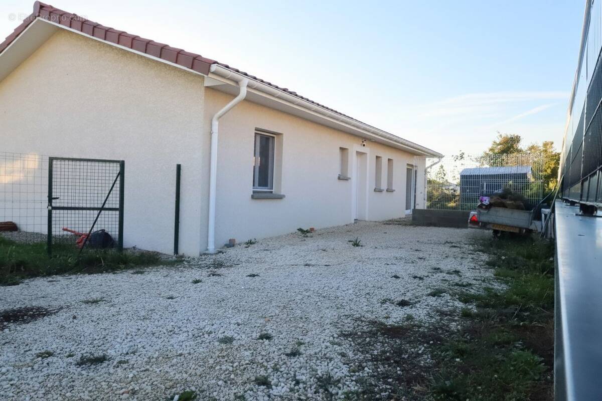 Maison à POMMIER-DE-BEAUREPAIRE