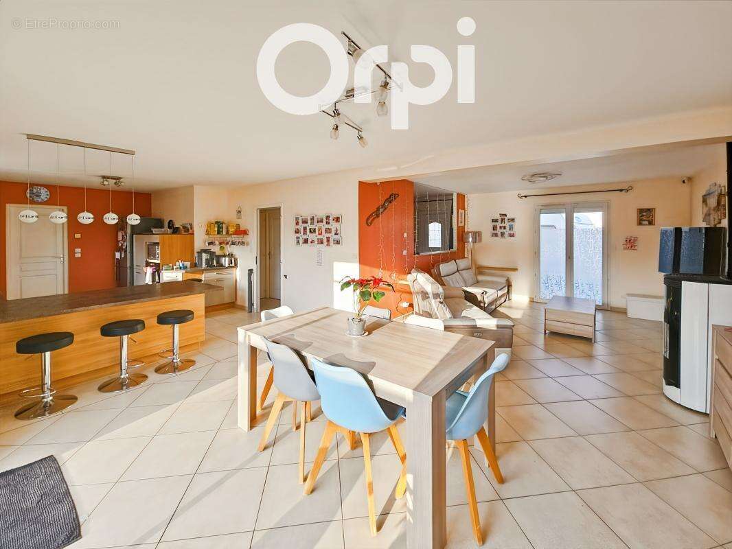 Maison à MOYVILLERS