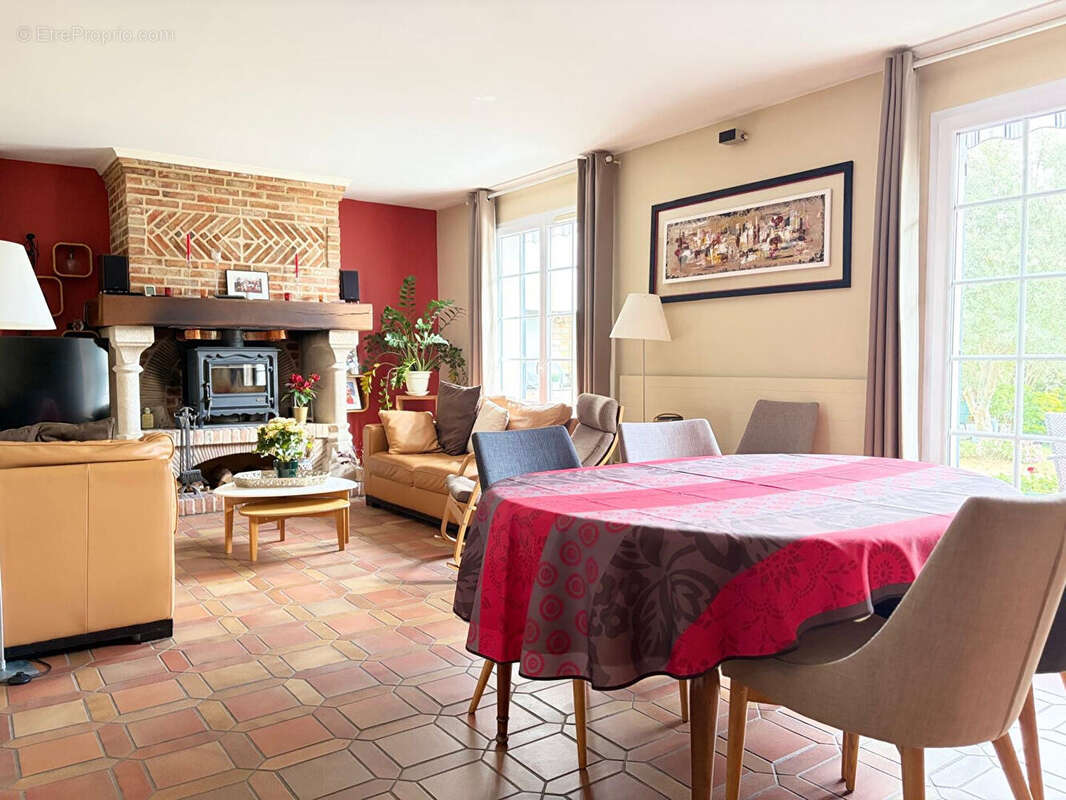 Maison à SARTROUVILLE