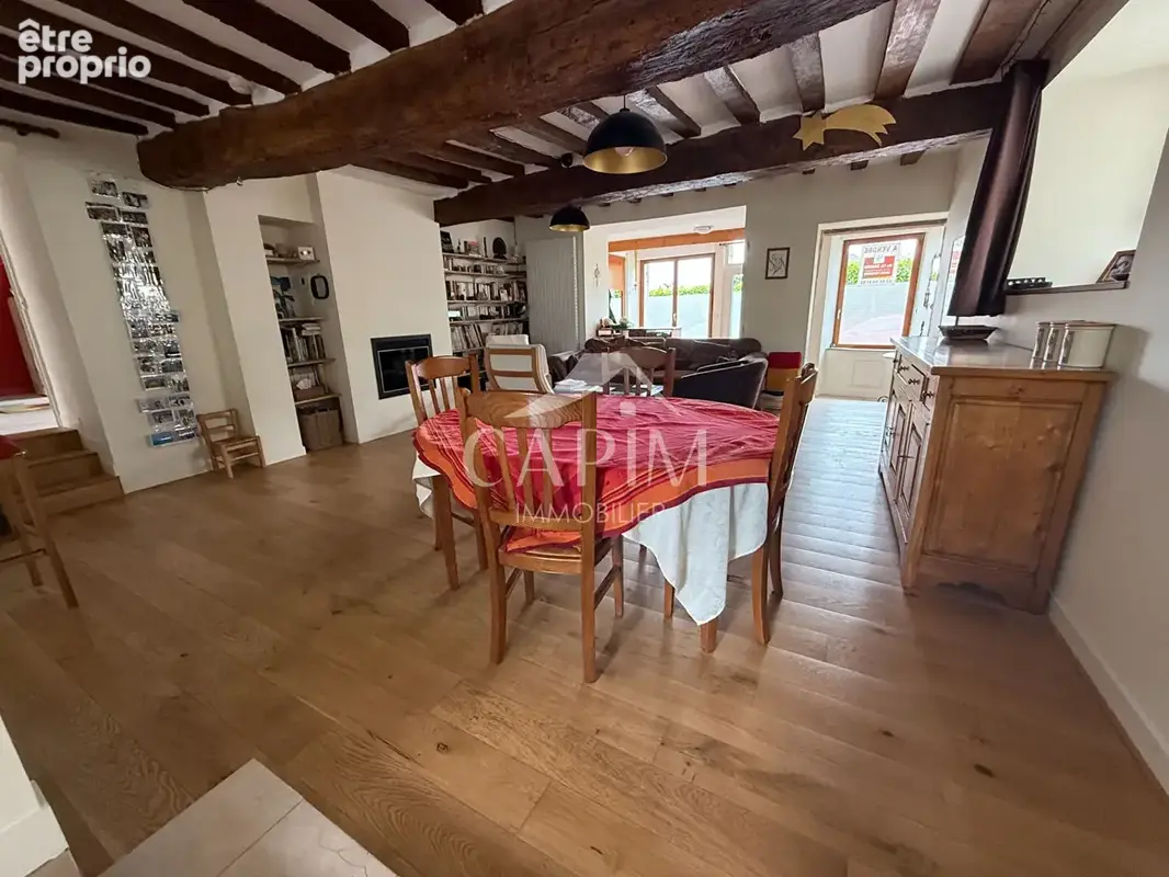 Maison de caractère 1690  Fougeres- 191m² hab- 5 Chambres- Garage- Terrain 377m² - photo 4