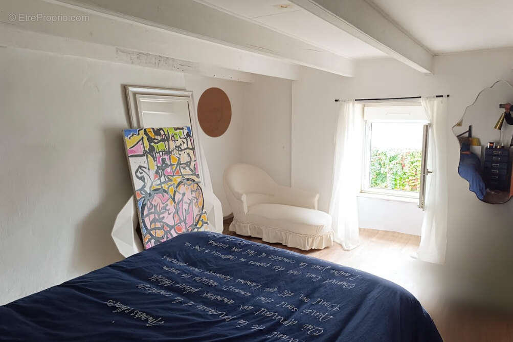 Maison à CHATEAUNEUF-DU-FAOU