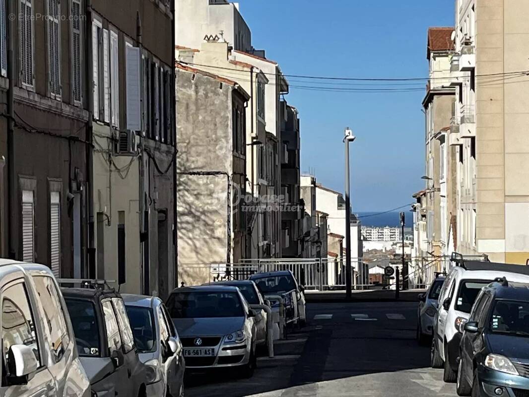 Appartement à MARSEILLE-4E