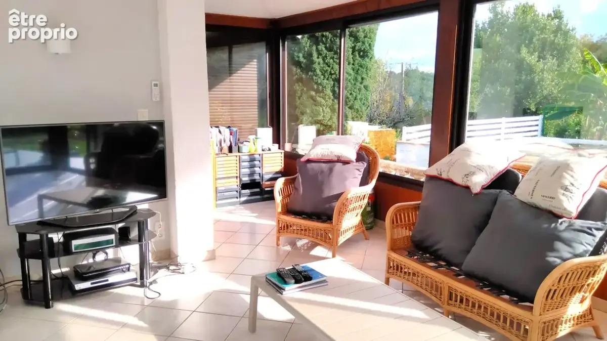 VERANDA