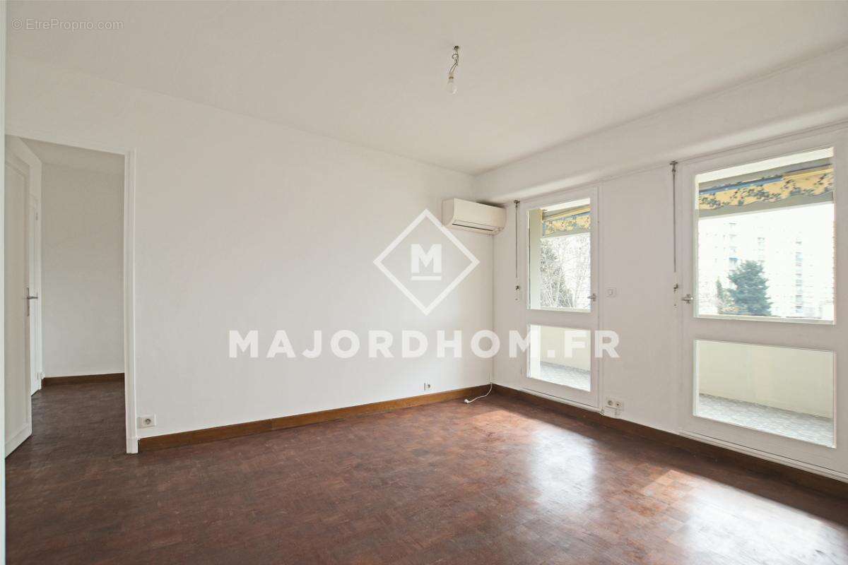 Appartement à MARSEILLE-5E