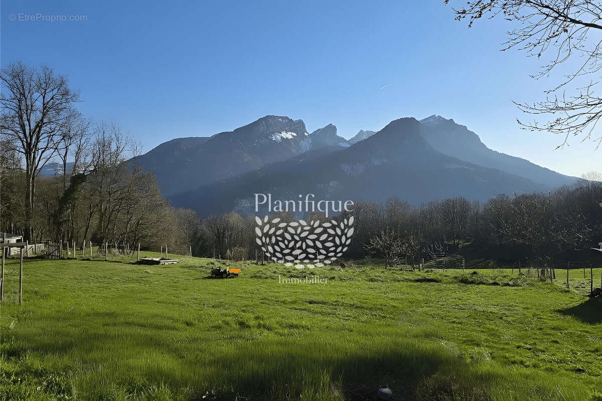 Maison à SAINT-PIERRE-EN-FAUCIGNY