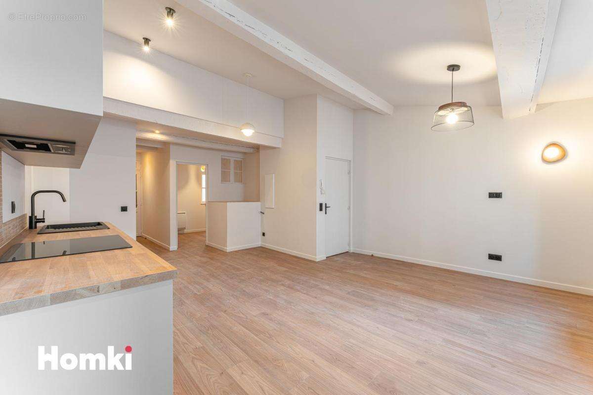 Appartement à MARSEILLE-2E