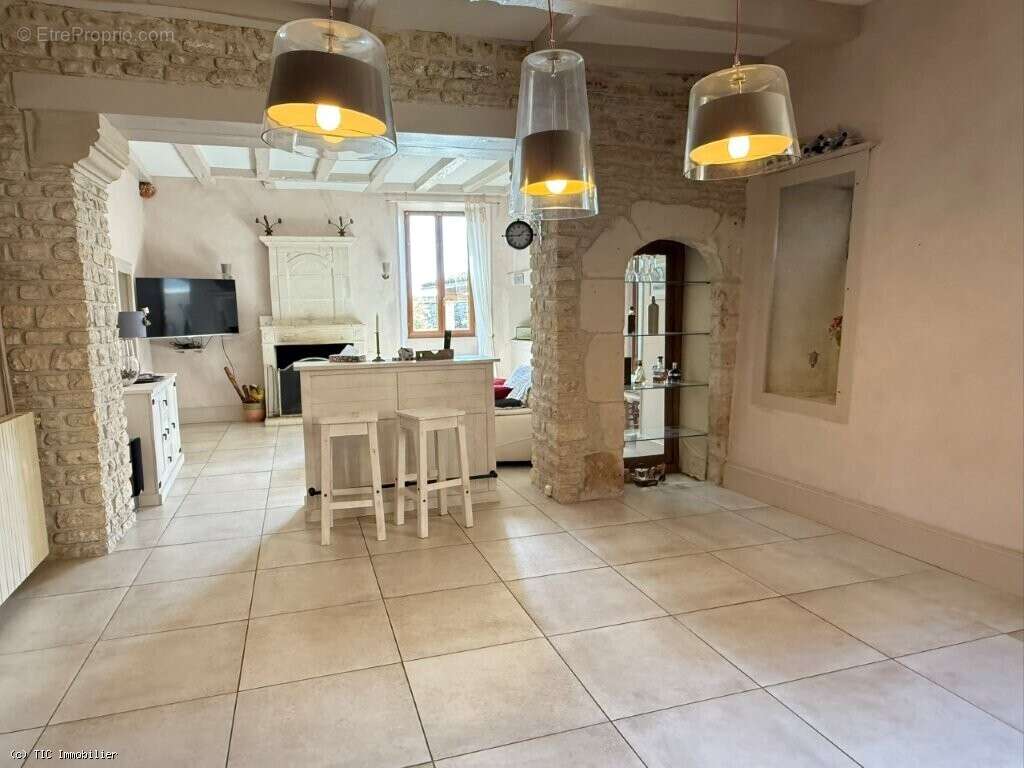 Maison à VERTEUIL-SUR-CHARENTE