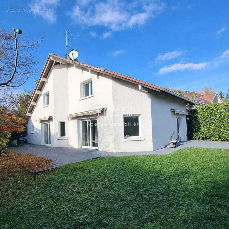 Maison à PREVESSIN-MOENS