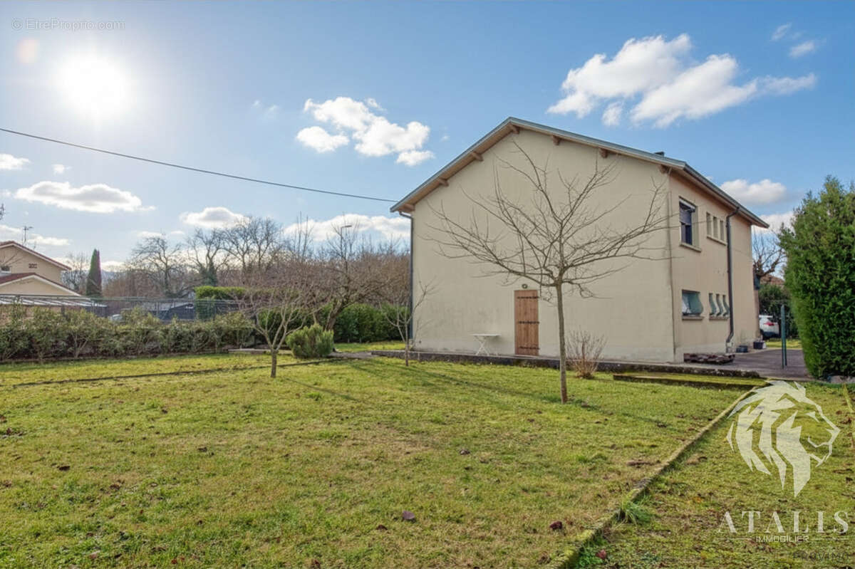 Maison à SAINT-HILAIRE-DU-ROSIER