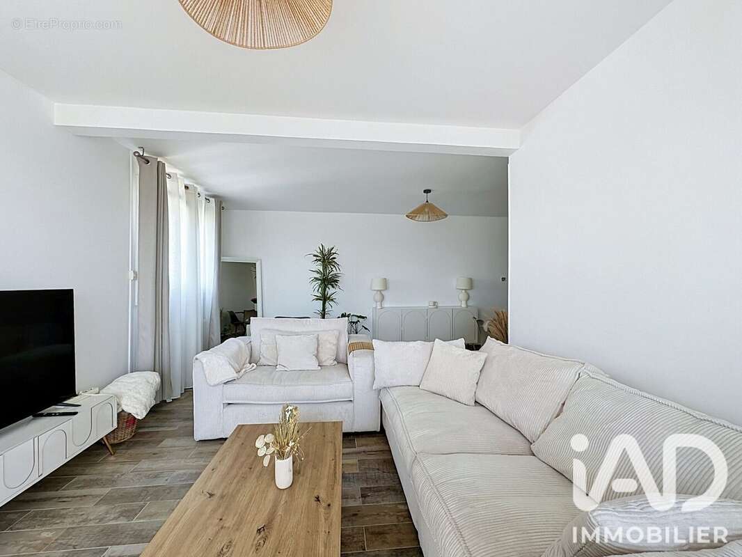 Appartement 78 m² à Nimes  - photo 2