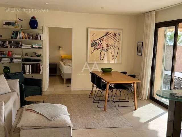 Appartement à VILLENEUVE-LOUBET