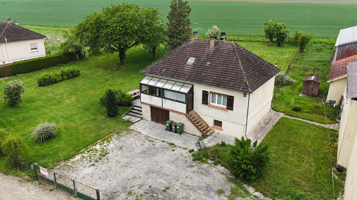 Maison à VILLEMEREUIL