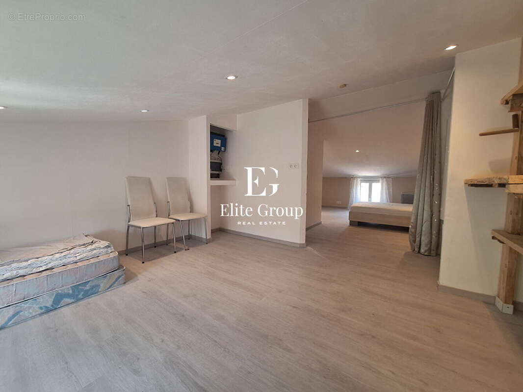 A vendre maison de 107 m² 5 pièces à Chazelles - photo 15