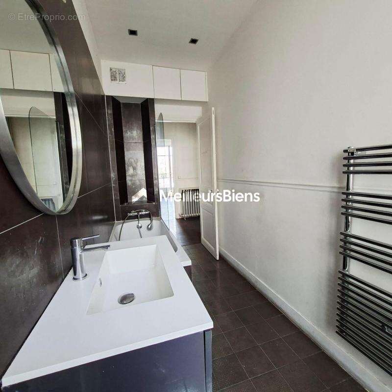 Appartement à PARIS-19E