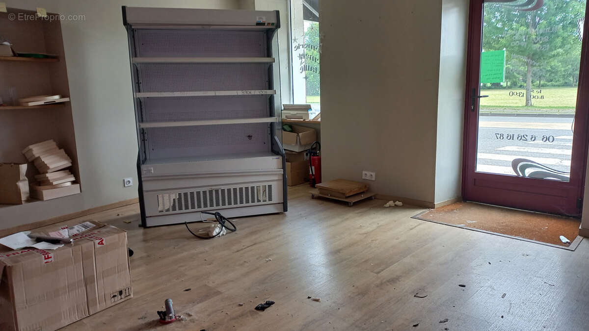 Appartement et local commercial - photo 9