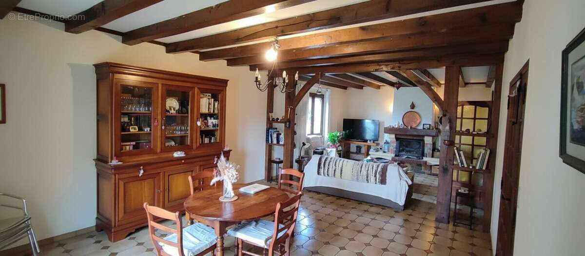 Maison à MONTBAZENS