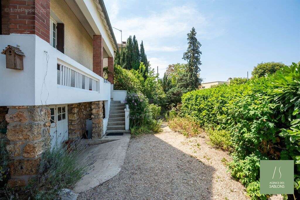 Maison 128 m² à Le Vesinet  - photo 18