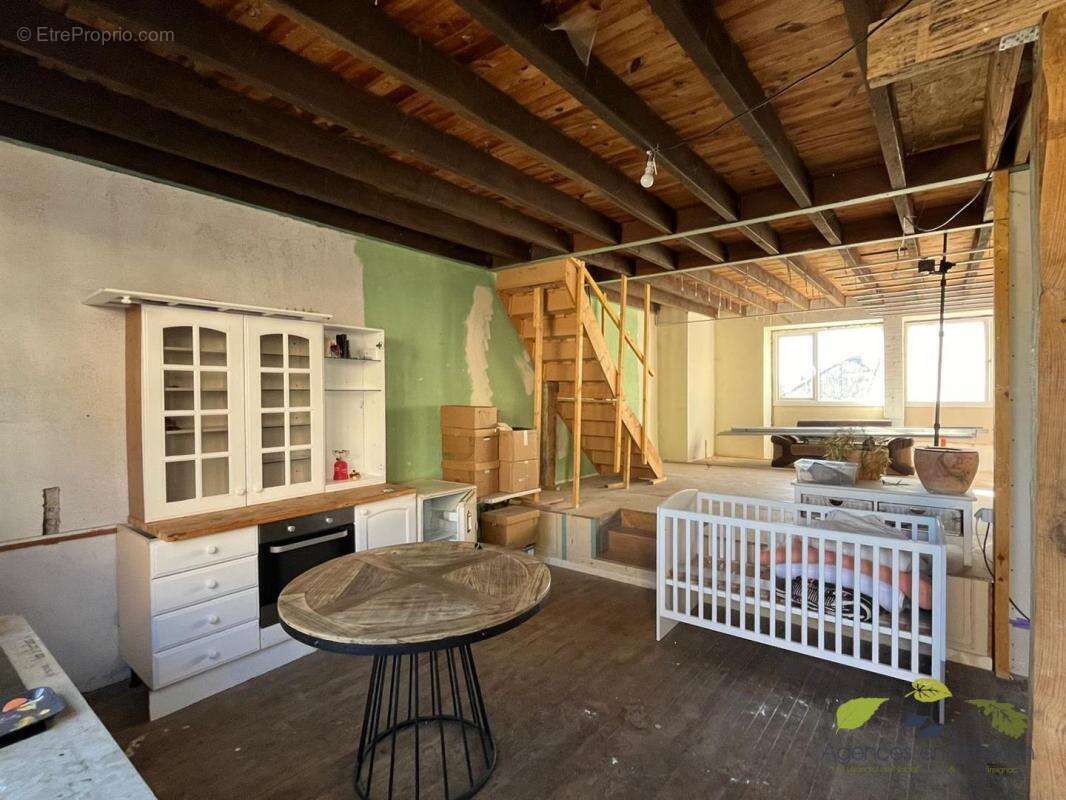 Maison à SAINT-MOREIL