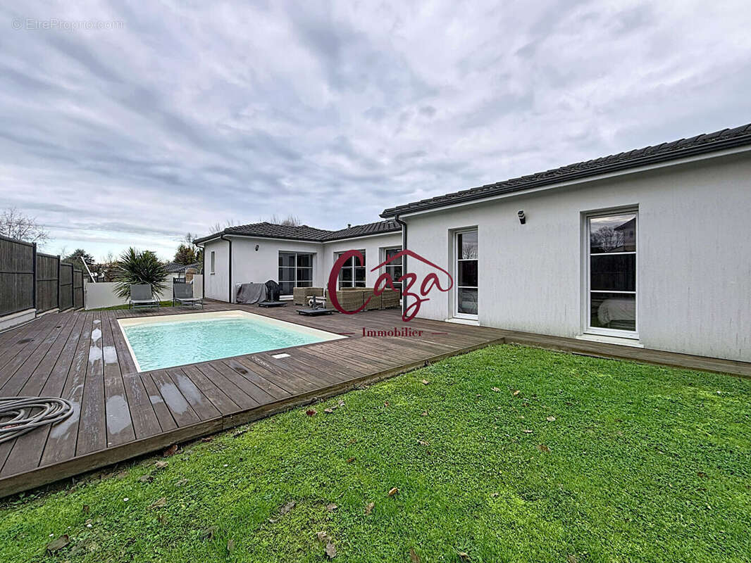 Maison à FARGUES-SAINT-HILAIRE