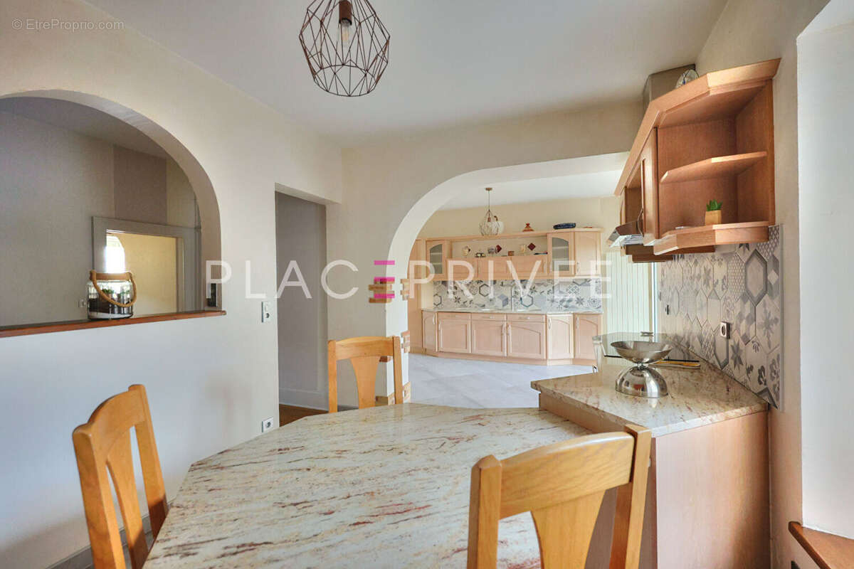 Maison à CHOLOY-MENILLOT