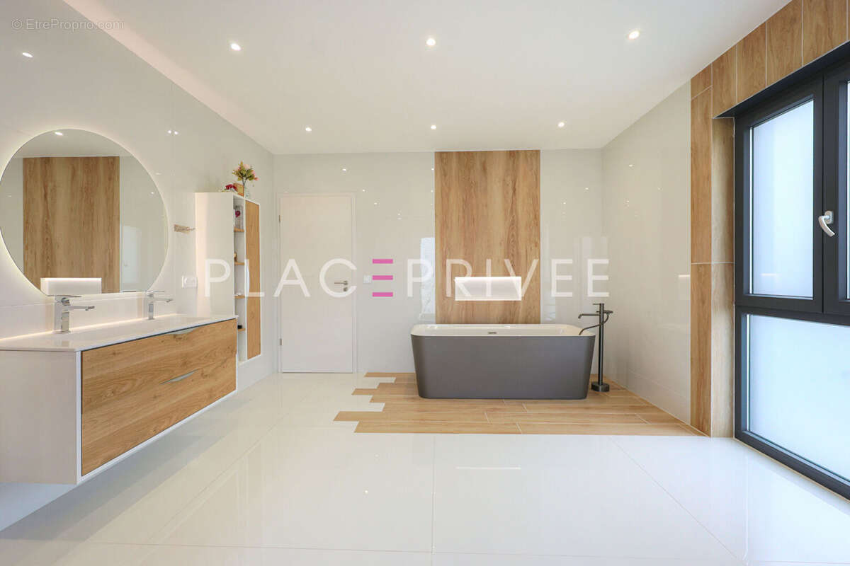 Maison à SAINT-LEONARD