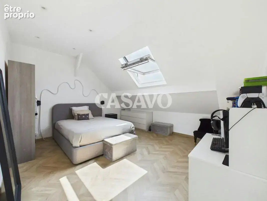 Vente Maison 7 pièces de 257m² - 94200 Ivry-sur-Seine - photo 15